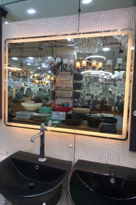 مراية LED مستطيلة كبيرة بشاشة رقمية